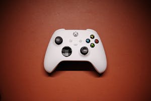 Xbox Controller on red background - How to buy on Turkey Xbox Market